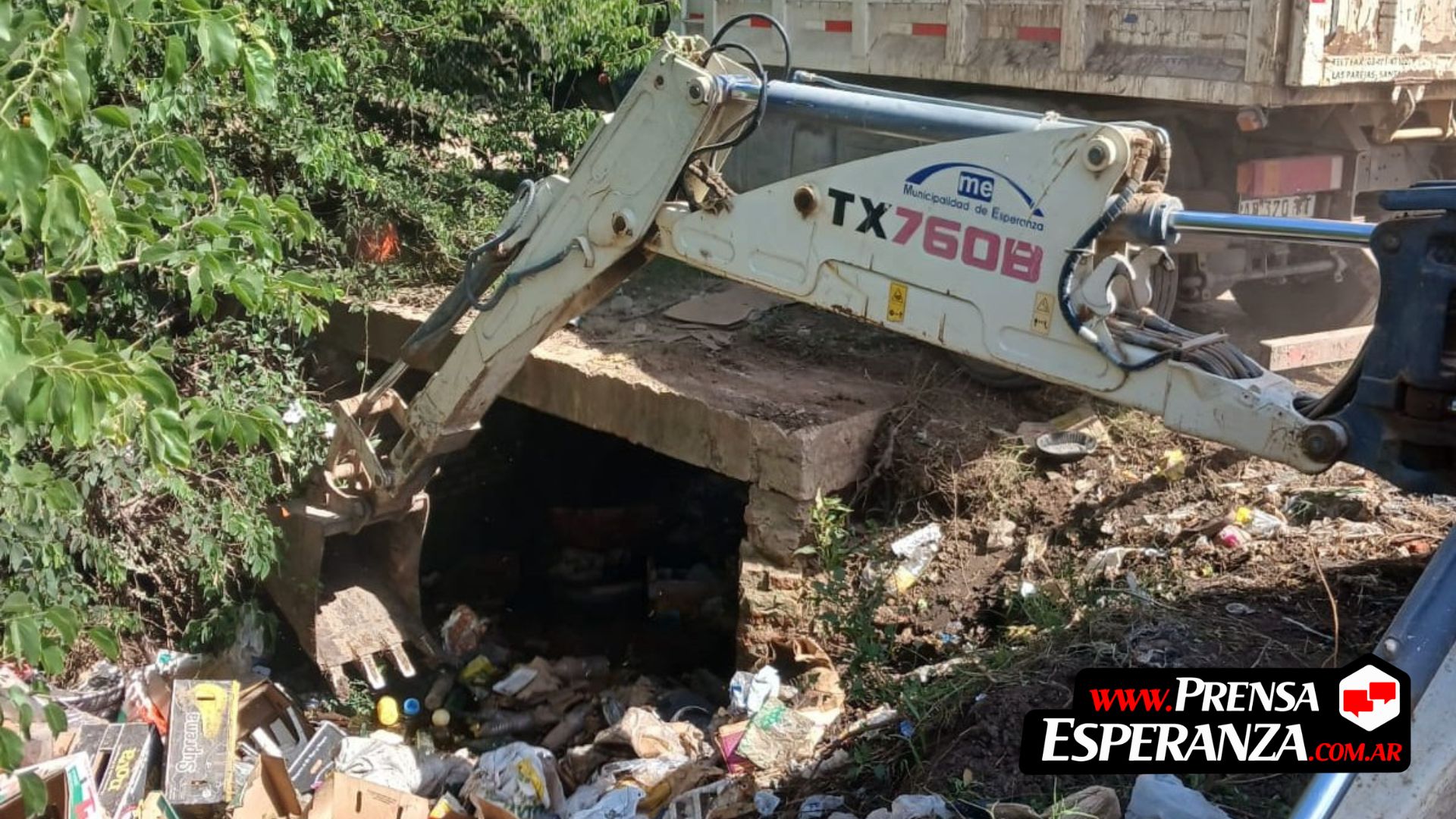 El municipio realizó tareas de limpieza en canales pluviales y vuelve a pedir responsabilidad ciudadana