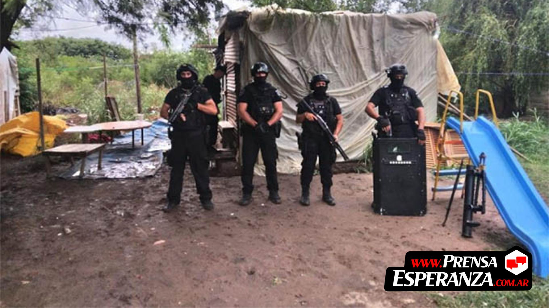 Buscan a los responsables de golpear y amenazar a una mujer en barrio Las Lonas